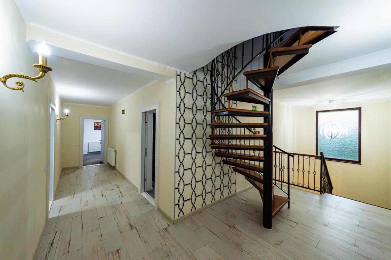 Villa Casa Avram Râmnicu Vâlcea Exterior foto