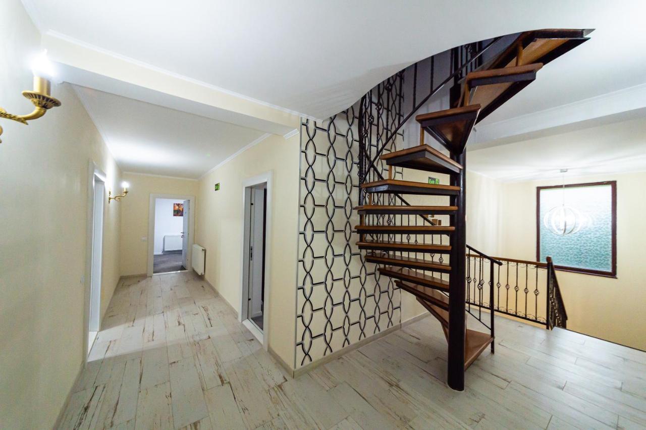 Villa Casa Avram Râmnicu Vâlcea Exterior foto